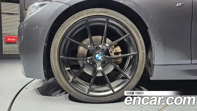 2018 BMW 3 Series (F30) 320i M Sport VIN WBA8A9108JAD29527