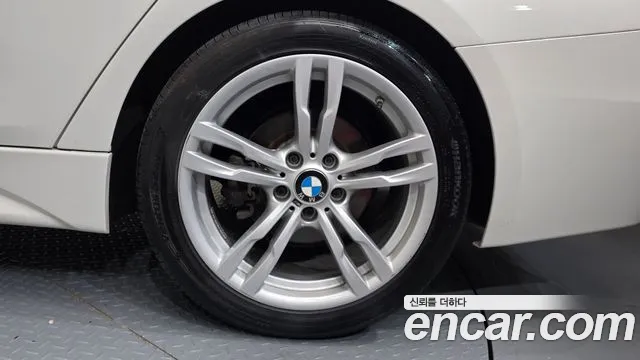 2018 BMW 3Series (F30) 320i M Sport Sold VIN WBA8A9108JAH11279 – photo 11