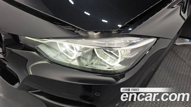 2018 BMW 3Series (F30) 330i M Sport Shadow Sold VIN WBA8B9101JA539283 – trunk area