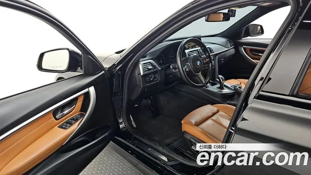 2018 BMW 3Series (F30) 330i M Sport Shadow Sold VIN WBA8B9101JA539283 – photo 32