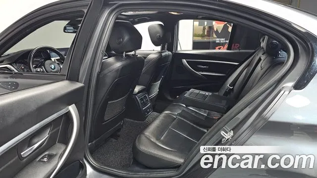 2018 BMW 3 Series (F30) 330i M Sport Shadow Sold VIN WBA8B9102JA826678 – interior seats 2018 BMW 3 Series (F30) 330i M Sport Shadow Sold VIN WBA8B9102JA826678 – interior seats