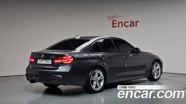 2018 BMW 3 Series (F30) 330i M Sport Shadow Sold VIN WBA8B9102JA826678 – photo 16 2018 BMW 3 Series (F30) 330i M Sport Shadow Sold VIN WBA8B9102JA826678 – photo 16