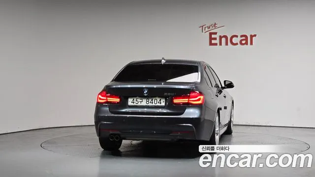 2018 BMW 3 Series (F30) 330i M Sport Shadow Sold VIN WBA8B9104JA826357 – photo 17 2018 BMW 3 Series (F30) 330i M Sport Shadow Sold VIN WBA8B9104JA826357 – photo 17