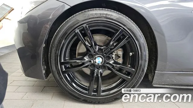 2018 BMW 3 Series (F30) 330i M Sport Shadow Sold VIN WBA8B9109JA826399 – photo 11 2018 BMW 3 Series (F30) 330i M Sport Shadow Sold VIN WBA8B9109JA826399 – photo 11