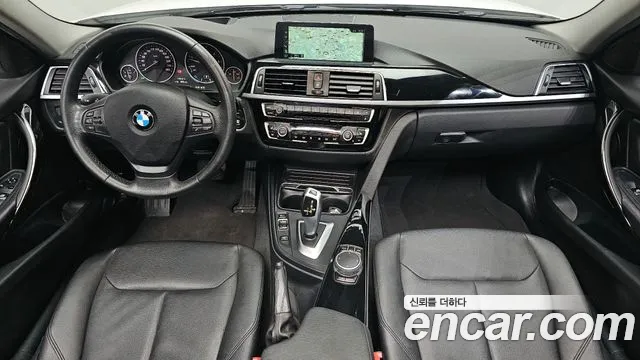 2017 BMW 3Series (F30) 320d Sold VIN WBA8C5100HK857289 – exterior detail