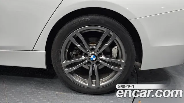 2017 BMW 3Series (F30) 320d Sold VIN WBA8C5106HA068960 – photo 24