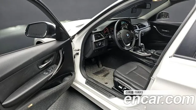 2017 BMW 3Series (F30) 320d Sold VIN WBA8C5107HA070250 – interior seats