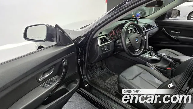2017 BMW 3Series GT (F34) GT 320d Sold VIN WBA8T3104HG536962 – side profile 2017 BMW 3Series GT (F34) GT 320d Sold VIN WBA8T3104HG536962 – side profile