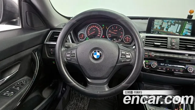 2017 BMW 3Series GT (F34) GT 320d Sold VIN WBA8T3104HG536962 – photo 13 2017 BMW 3Series GT (F34) GT 320d Sold VIN WBA8T3104HG536962 – photo 13