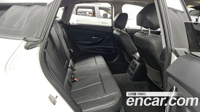 2018 BMW 3Series GT (F34) GT 320d Sold VIN WBA8T3107JGB15875 – side profile