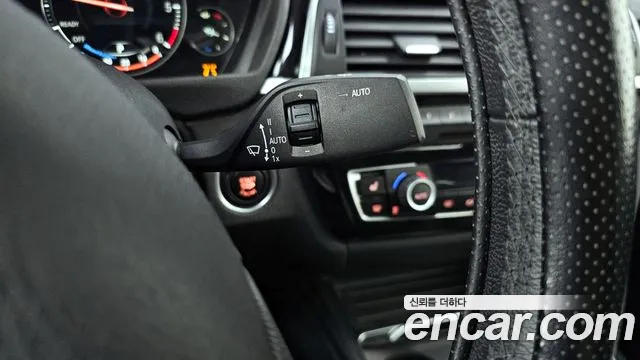 2018 BMW 3Series GT (F34) GT 320d Sold VIN WBA8T3107JGB15875 – interior seats