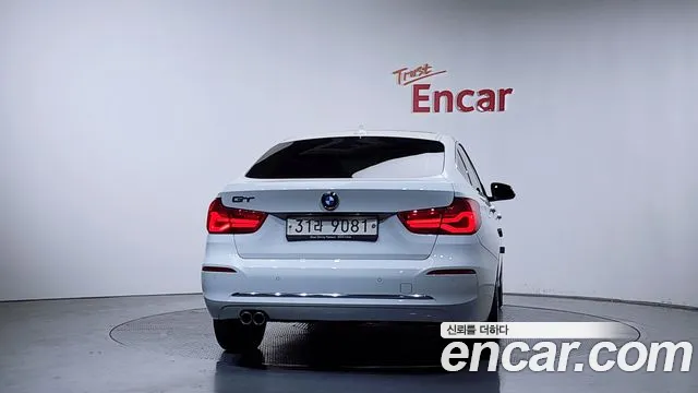 2018 BMW 3 Series GT (F34) GT 320d Luxury Sold VIN WBA8T3108JG805146 – photo 14