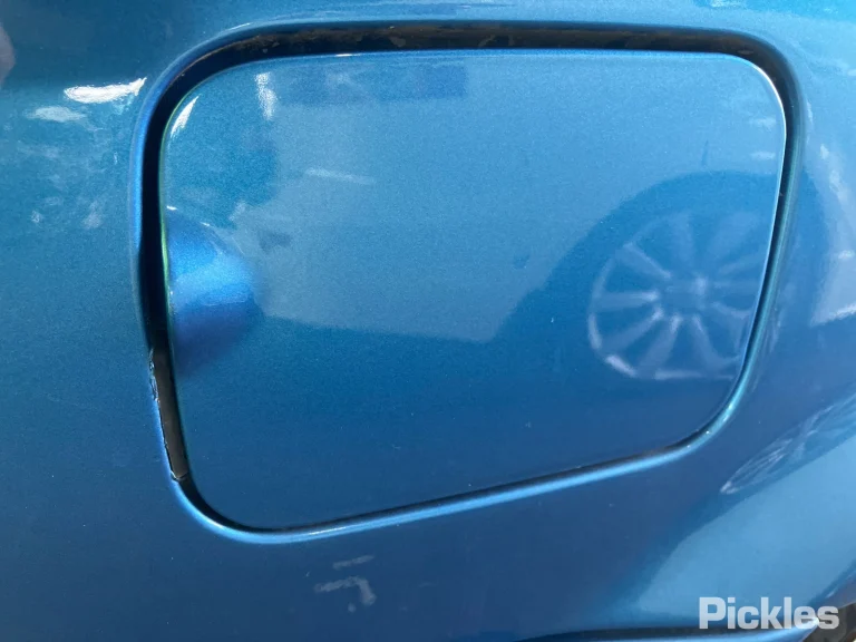 1992 BMW 3 Series Damaged VIN WBACA42050AL28486 – exterior detail