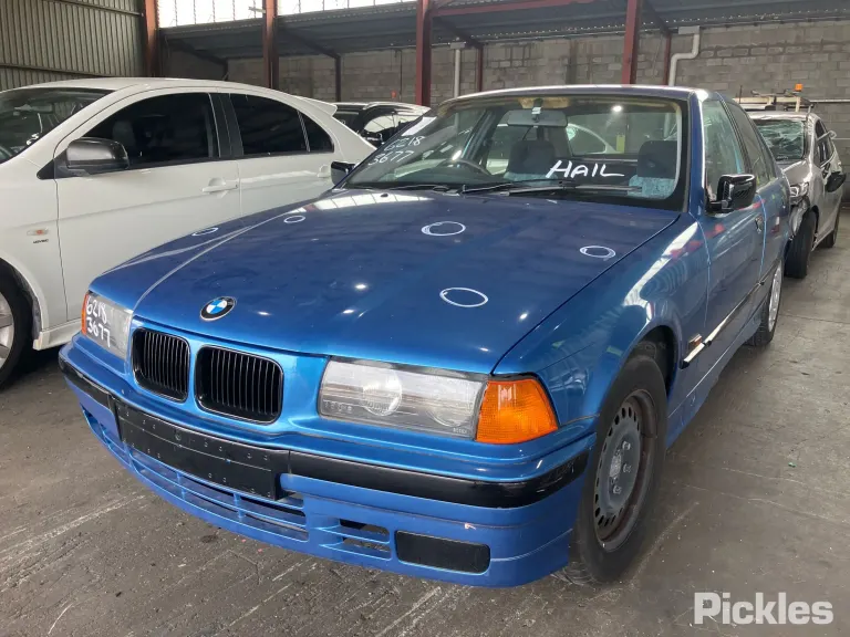 1992 BMW 3 Series Damaged VIN WBACA42050AL28486 – trunk area