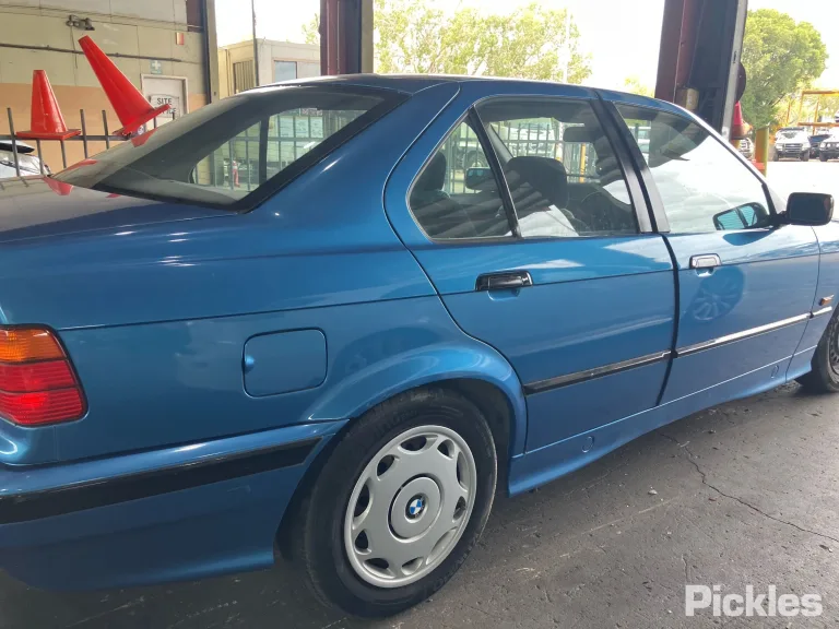 1992 BMW 3 Series Damaged VIN WBACA42050AL28486 – photo 12