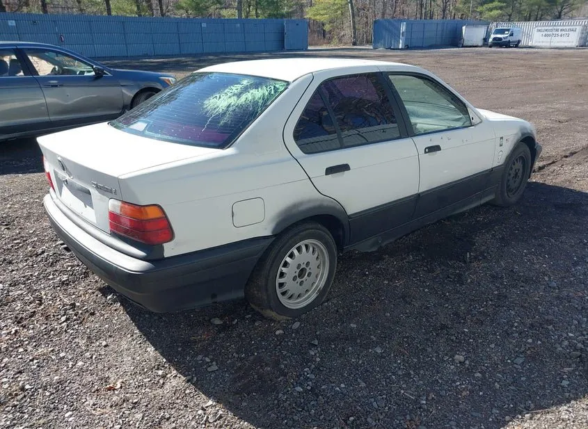 1992 BMW 325i Used VIN WBACB3319NFE02570 – engine bay