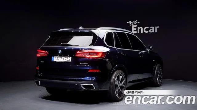 2022 BMW X5 (G05) xDrive 40i M Sport Sold VIN WBACR6105N9L19480 – interior seats