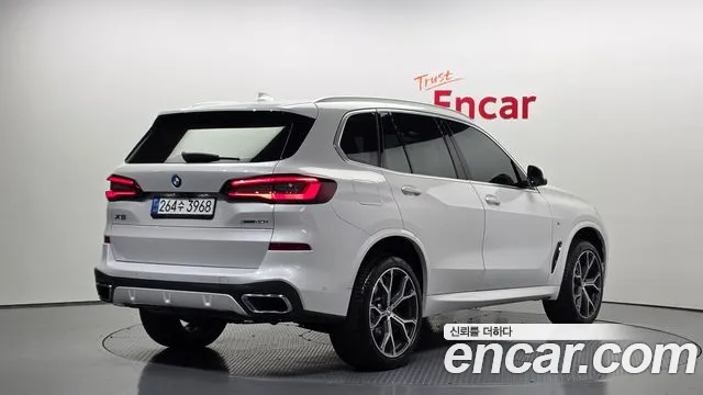 2022 BMW X5 (G05) xDrive 40i M Sport Sold VIN WBACR6107N9M57411 – photo 12