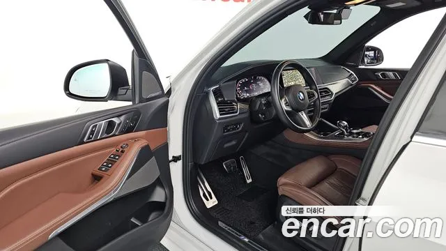 2023 BMW X5 (G05) xDrive 40i M Sport Sold VIN WBACR6108P9R77748 – interior seats