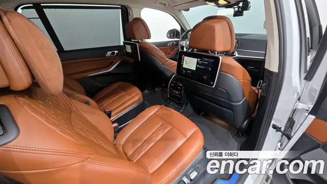 2022 Bmw X7 (G07) Xdrive 40i Design Pure Excellence 6-Seater Sold VIN WBACW2107N9M17816 – front exterior
