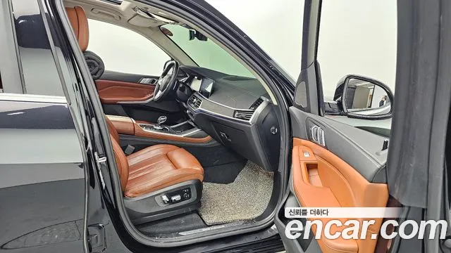 2020 Bmw X7 (G07) Xdrive 30d Design Pure Excellent 6-Seater Sold VIN WBACW8106L9D64206 – front exterior