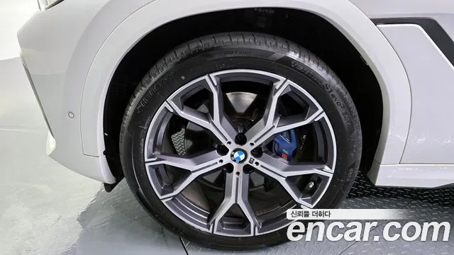 2021 BMW X6 (G06) xDrive40i M Sport Sold VIN WBACY6103M9E64960 – photo 27