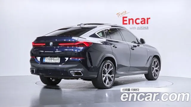 2022 BMW X6 (G06) xDrive40i M Sport Sold VIN WBACY6107N9J68791 – engine bay