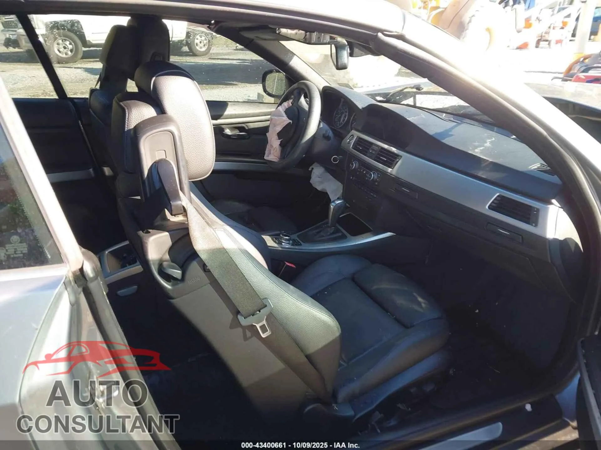 2011 BMW 335I Damaged VIN WBADX7C58BE578959 – interior seats