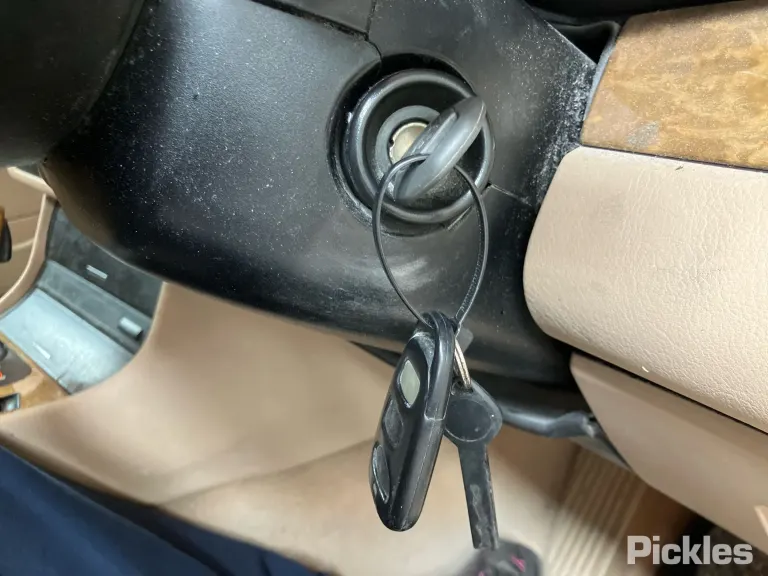 2002 BMW 3 Series Damaged VIN WBAET16010NG38254 – interior seats
