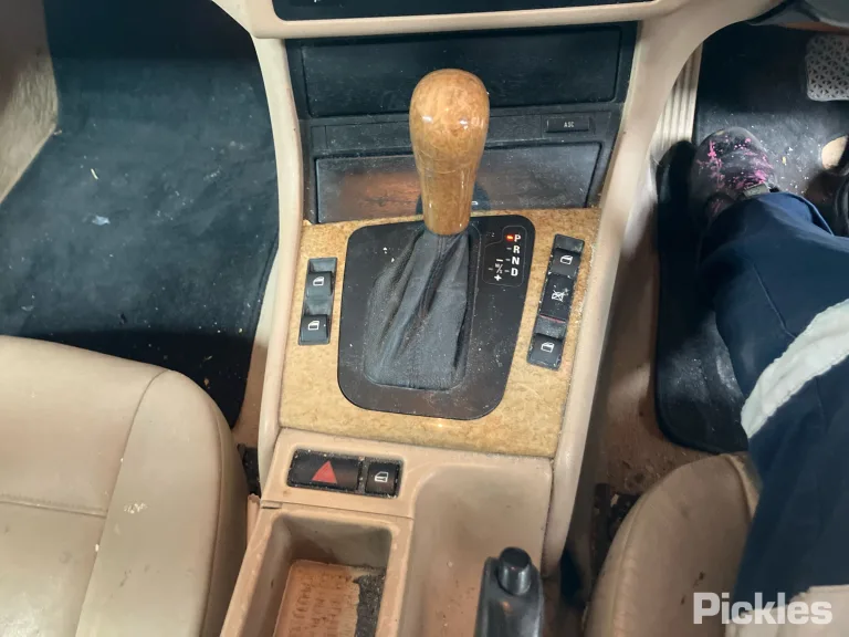 2002 BMW 3 Series Damaged VIN WBAET16010NG38254 – photo 11