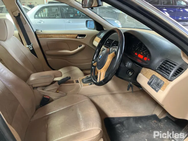 2002 BMW 3 Series Damaged VIN WBAET16010NG38254 – photo 15