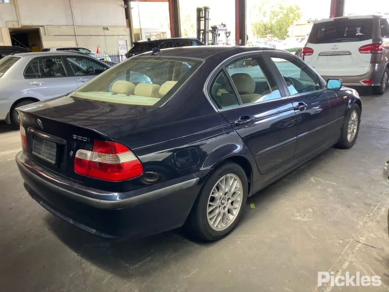 2002 BMW 3 Series Damaged VIN WBAET16010NG38254 – photo 17
