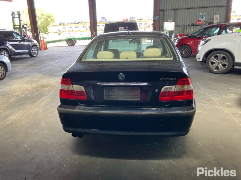2002 BMW 3 Series Damaged VIN WBAET16010NG38254 – photo 19