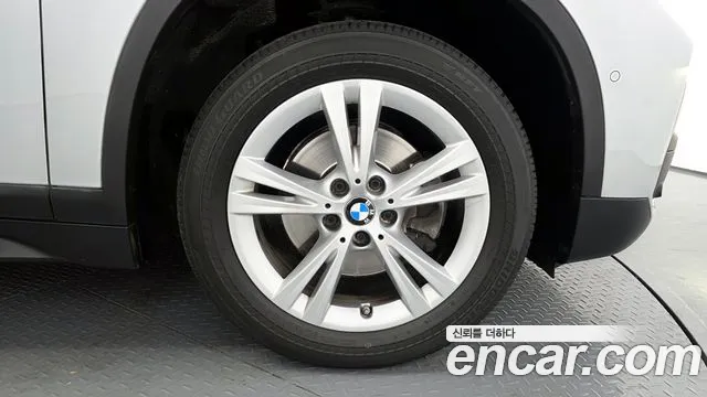 2017 BMW X1 (F48) xDrive 18d Sold VIN WBAHT9100H5J08448 – dashboard