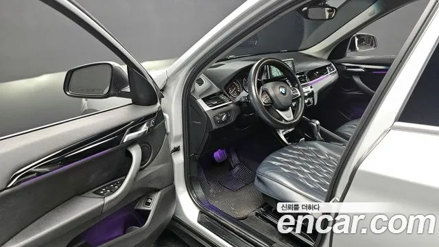 2017 BMW X1 (F48) xDrive 18d Sold VIN WBAHT9106H5J08938 – engine bay