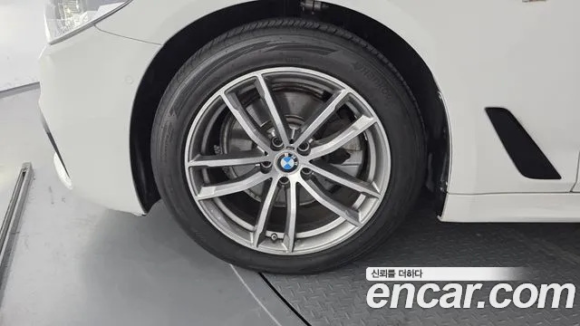 2017 BMW 5 Series (G30) 520d M Sport package Sold VIN WBAJC3100HG857124 – photo 18