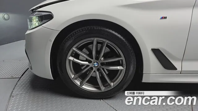 2018 BMW 5Series (G30) 520d M Sport package Sold VIN WBAJC3100JG997602 – side profile