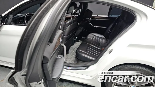 2018 BMW 5 Series (G30) 520d M Sport Package Plus Sold VIN WBAJC310XJG996652 – trunk area 2018 BMW 5 Series (G30) 520d M Sport Package Plus Sold VIN WBAJC310XJG996652 – trunk area