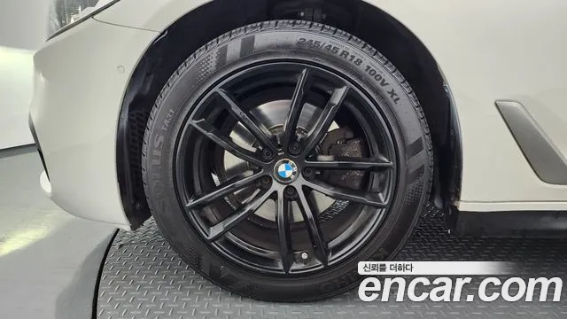 2018 BMW 5Series (G30) 520d xDrive M Sport Package Plus Sold VIN WBAJC5101JWB84063 – photo 31
