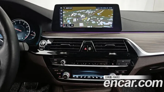 2018 BMW 5 Series (G30) 530i M Sport Package Plus Sold VIN WBAJD3105JG970358 – dashboard