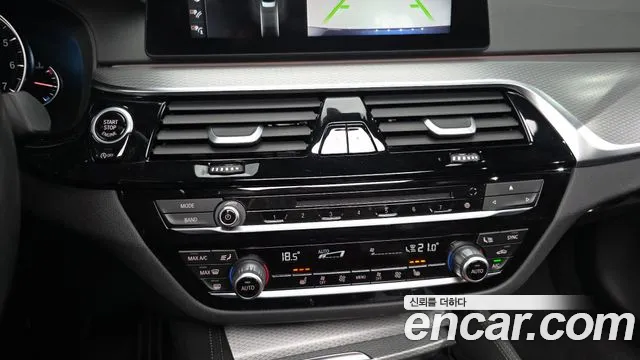 2018 BMW 5 Series (G30) 530i xDrive M Sport Package Sold VIN WBAJD9103JWC12546 – dashboard