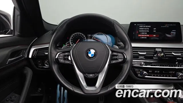2018 BMW 5 Series (G30) 530i xDrive M Sport Package Sold VIN WBAJD9103JWC12546 – photo 19