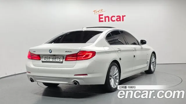 2018 BMW 5Series (G30) 530i xDrive Luxury Plus Sold VIN WBAJD9104JWC83903 – side profile