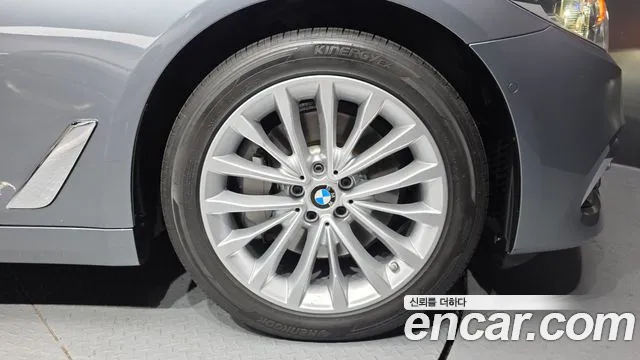 2018 BMW 5Series (G30) 530i xDrive Luxury Plus Sold VIN WBAJD9105JB277161 – side profile