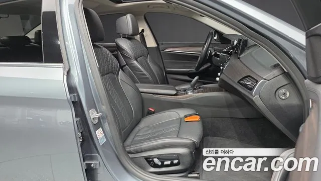 2018 BMW 5Series (G30) 530i xDrive Luxury Plus Sold VIN WBAJD9105JB277161 – engine bay