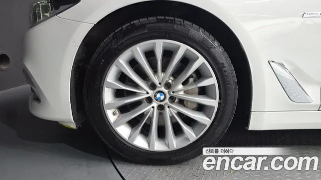 2018 BMW 5 Series (G30) 530i xDrive Luxury Plus Sold VIN WBAJD9105JWC83215 – photo 14
