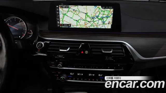 2018 BMW 5 Series (G30) 530i xDrive Luxury Plus Sold VIN WBAJD9105JWC83215 – photo 17