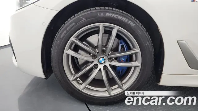 2018 BMW 5Series (G30) 530i xDrive M Sport Package Sold VIN WBAJD9108JB277008 – photo 31