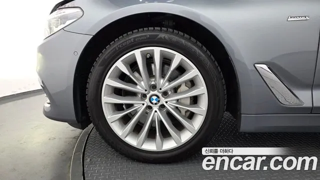 2018 BMW 5Series (G30) 530i xDrive Luxury Plus Sold VIN WBAJD9109JWC83556 – engine bay
