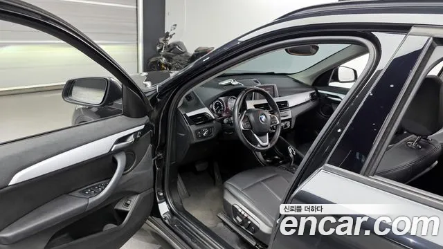 2018 BMW X1 (F48) xDrive 18d Joy Sold VIN WBAJH7104JEC74052 – interior seats